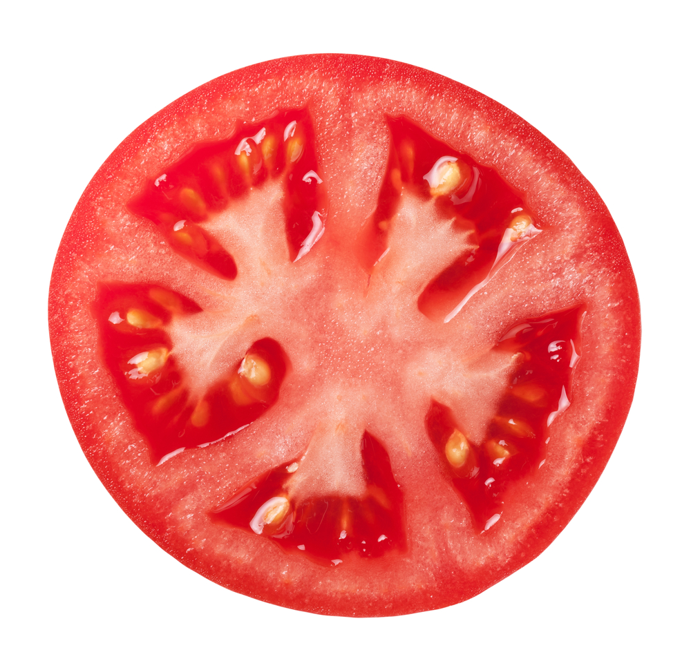 輪切りにスライスした完熟トマト