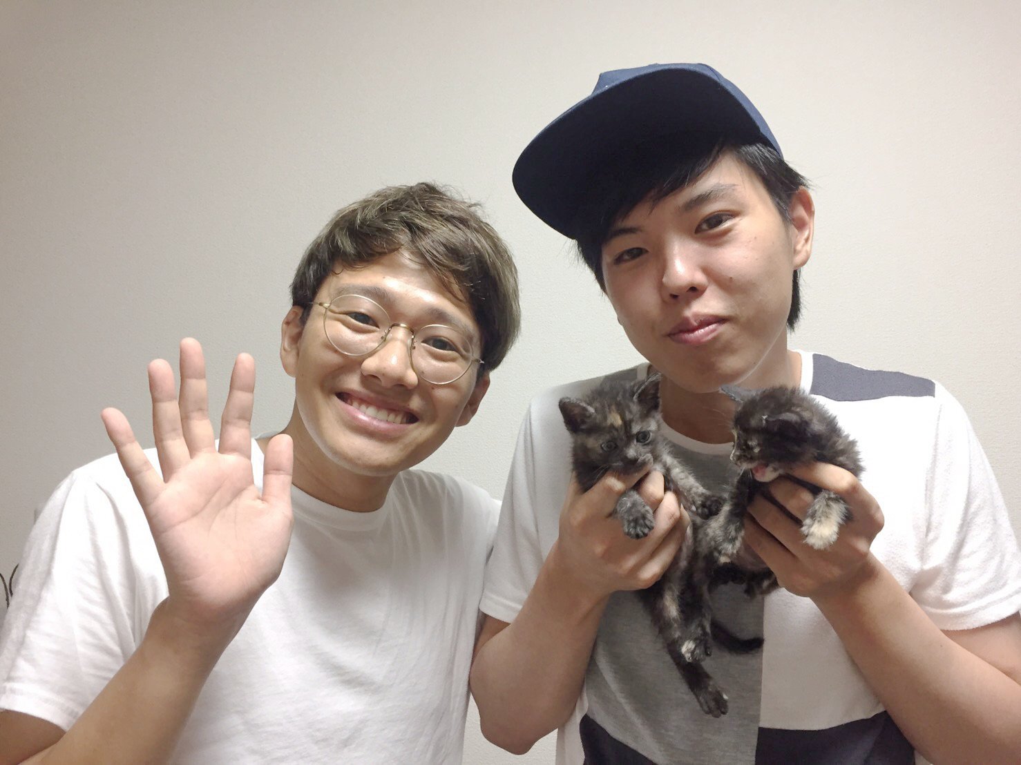 亜生さんと二匹の子猫を譲り受けたお笑い芸人のエンペラー安井さん