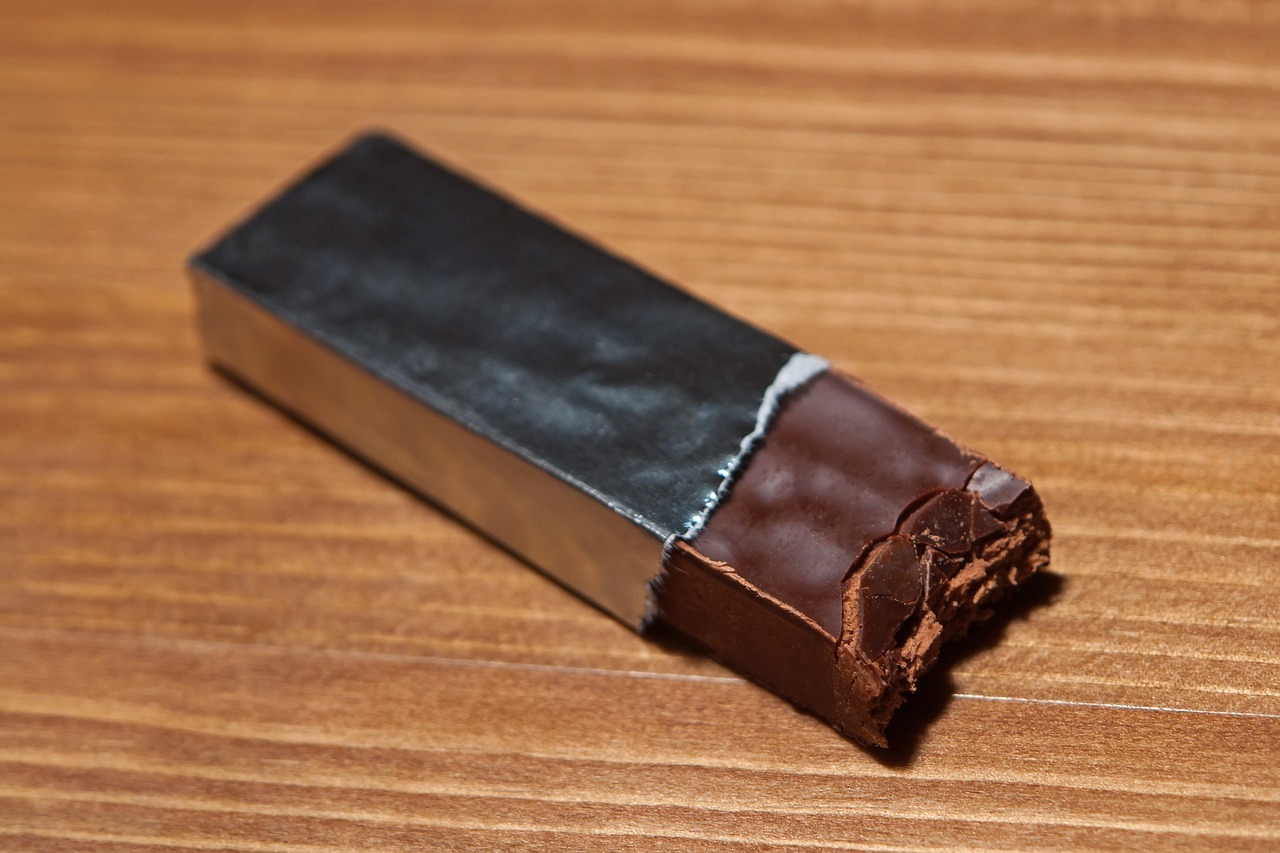 猫がチョコレートを食べた場合の対処法を解説！